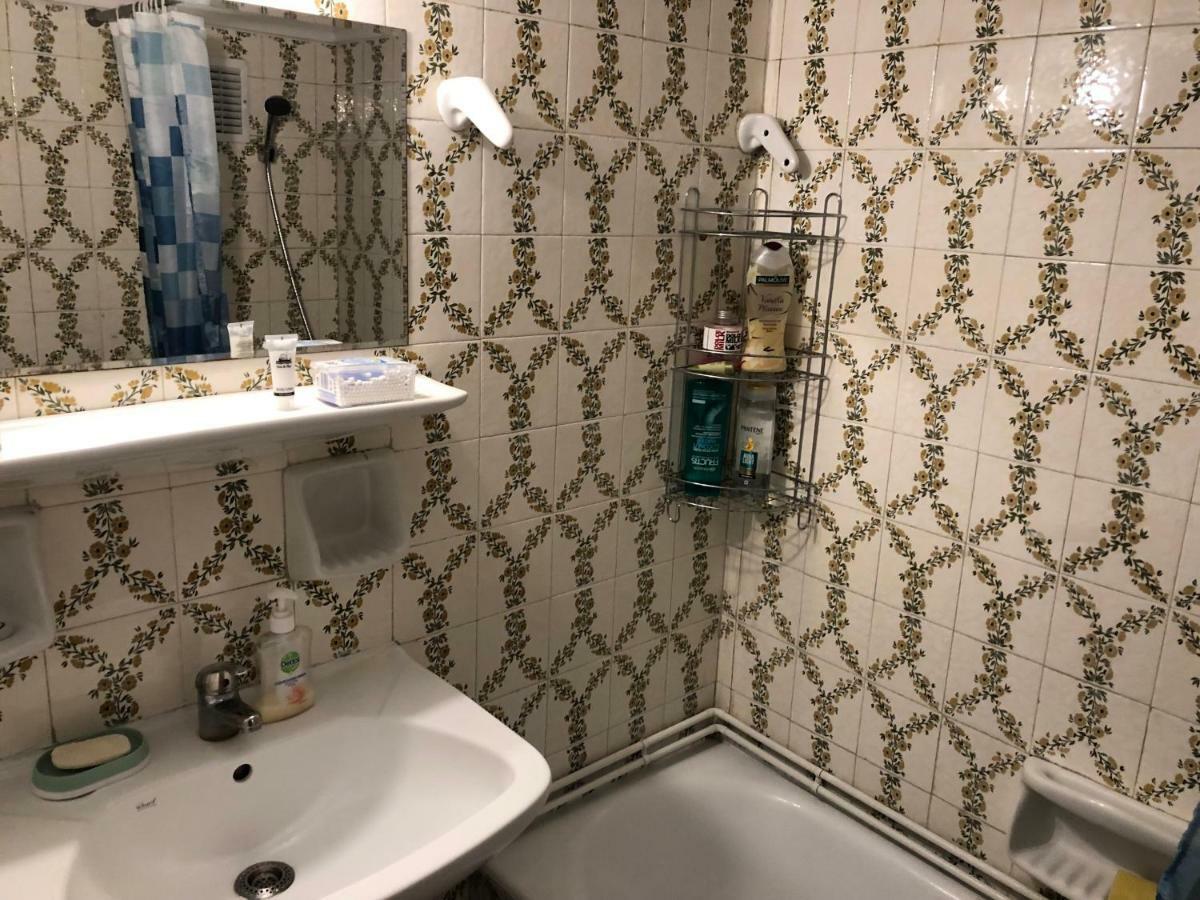 Metaxourgio Spacious Two Bedroom *
